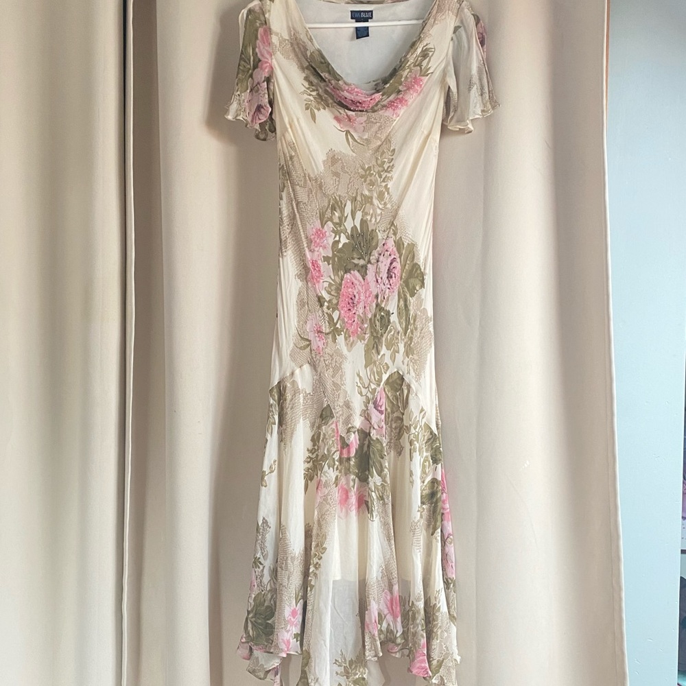 EVA BLUE: Maxi Floral Dress!